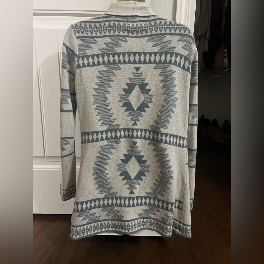 Jessica Simpson Geometric Patterned Cardigan - Picture 3 of 5